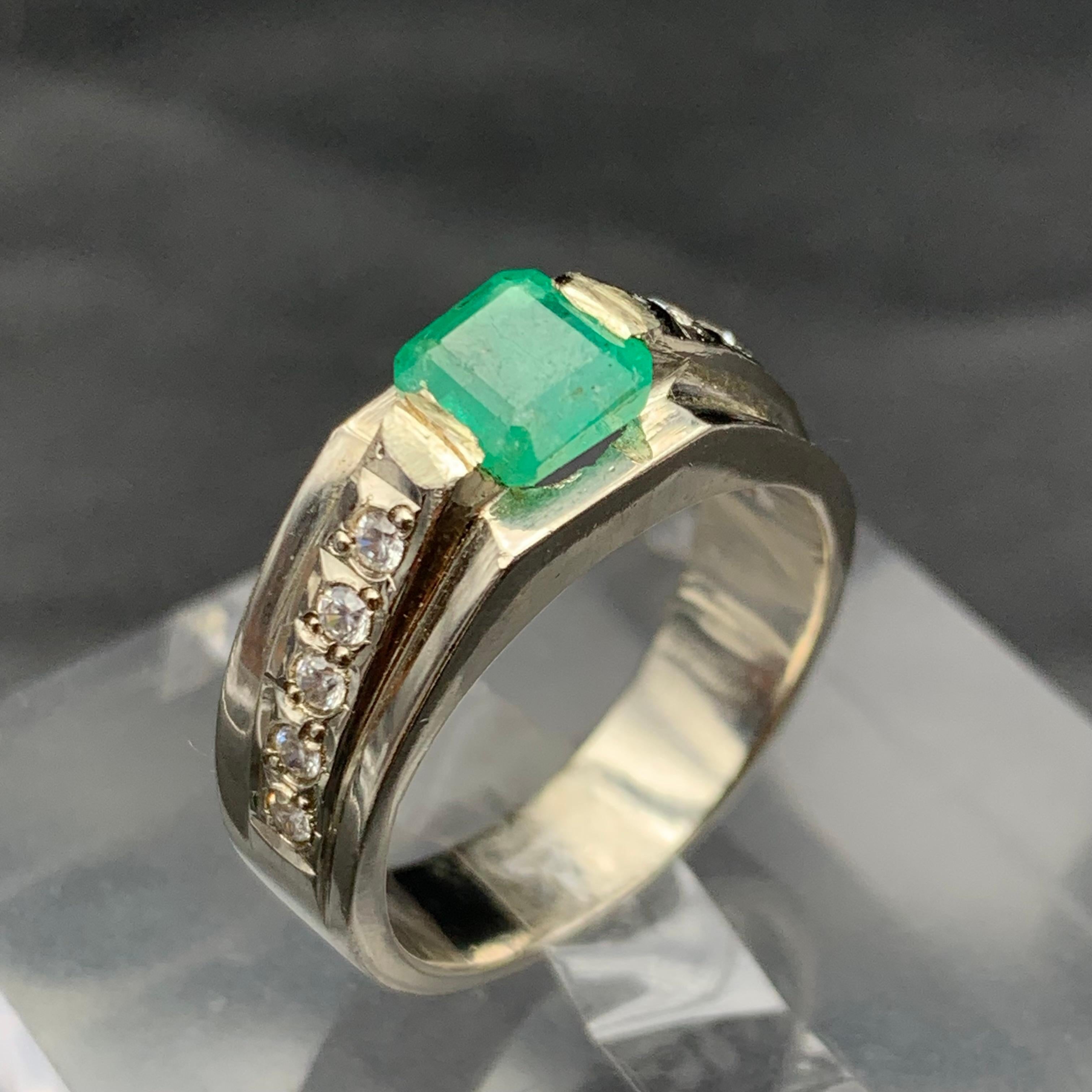 Natürlicher grüner Smaragd Ring in 925 Sterling Silber - Handgefertigt Rhodium plattiert im Angebot 4