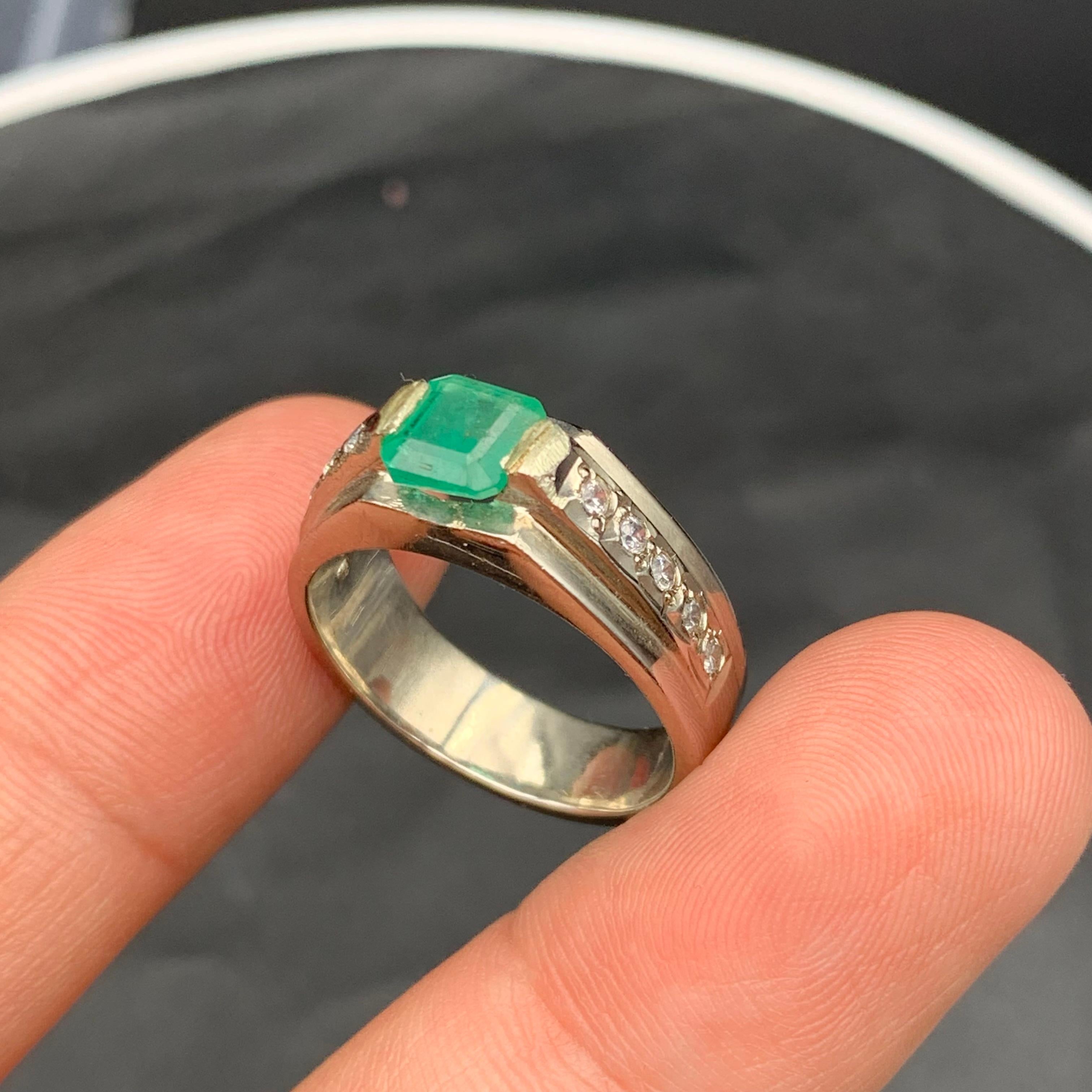 Natürlicher grüner Smaragd Ring in 925 Sterling Silber - Handgefertigt Rhodium plattiert im Angebot 6