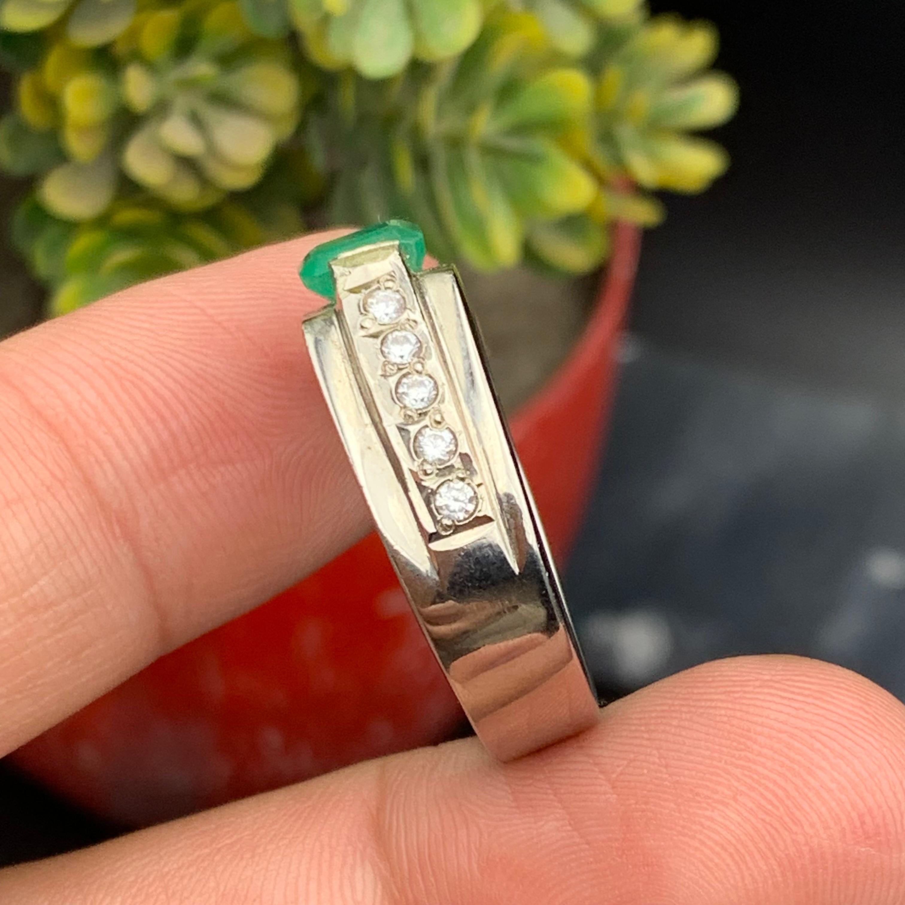 Natürlicher grüner Smaragd Ring in 925 Sterling Silber - Handgefertigt Rhodium plattiert im Angebot 1