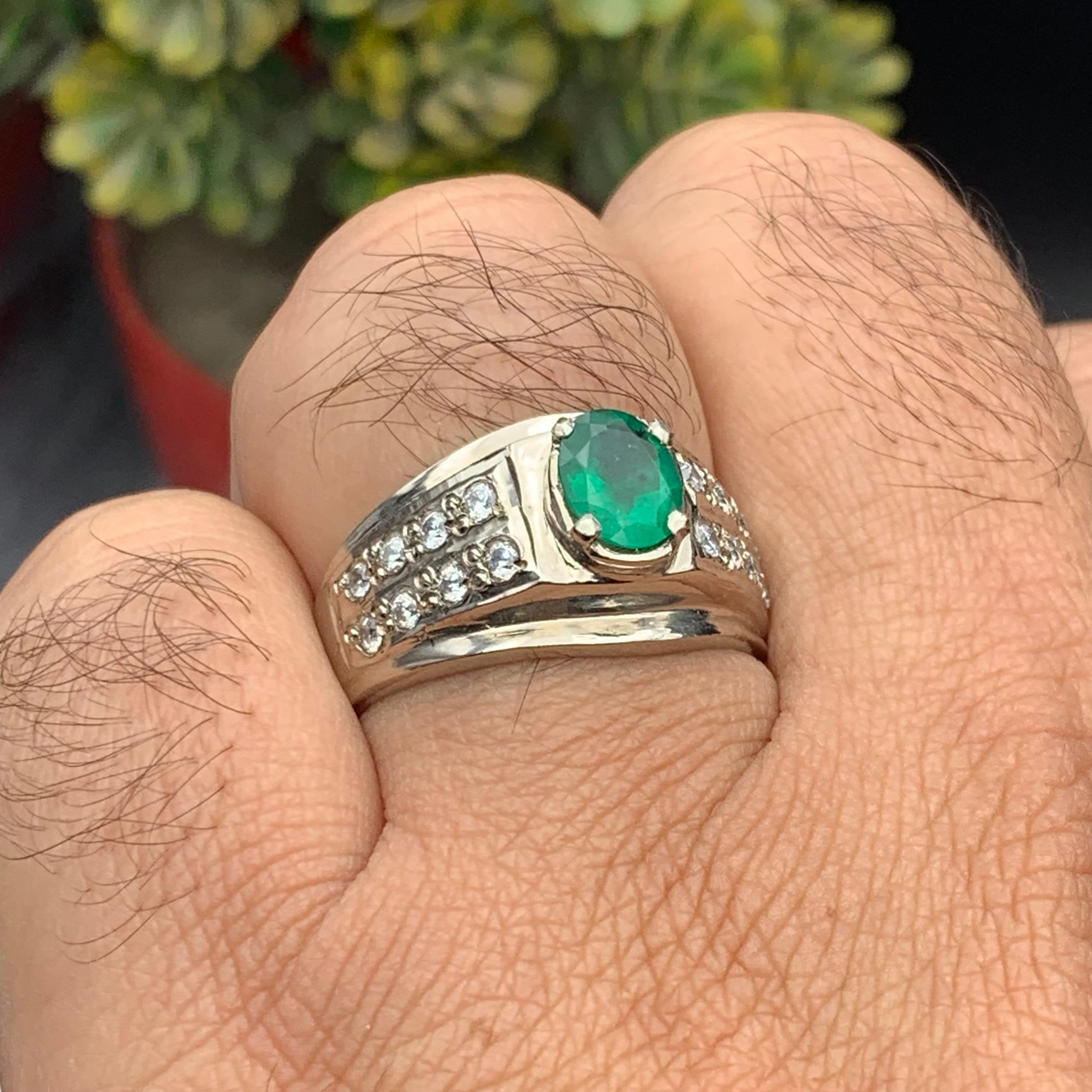 Anello con smeraldo verde naturale in argento 925 - Gioielli fatti a mano placcati in rodio in vendita 5