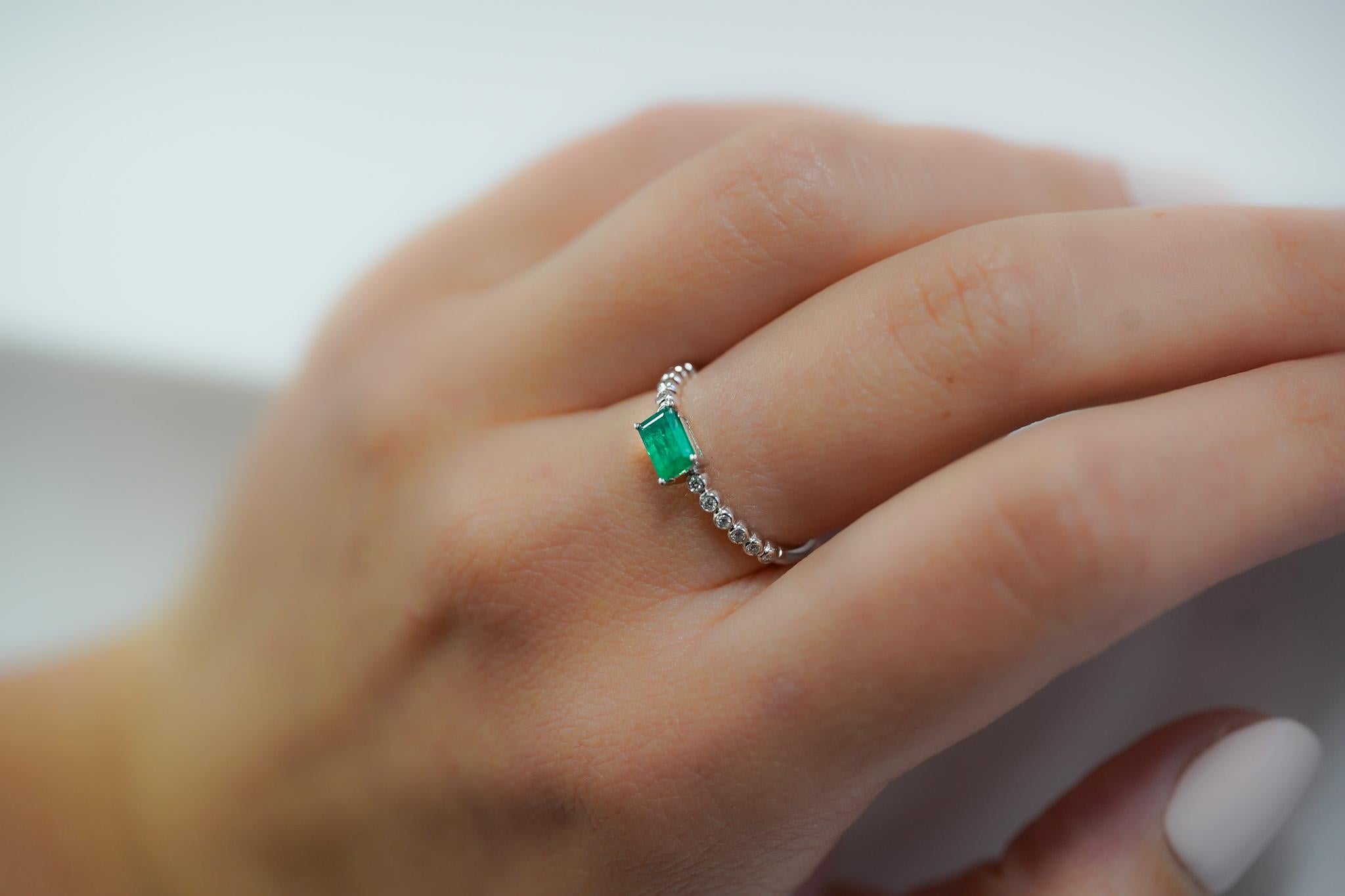 Natural Green Emerald with Bezel Set Diamond Side Stones Stacking Ring For Sale 1