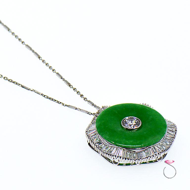 Taille ronde Collier en platine avec jadéite verte naturelle et diamants, avec rapport du GIA sur le jade en vente