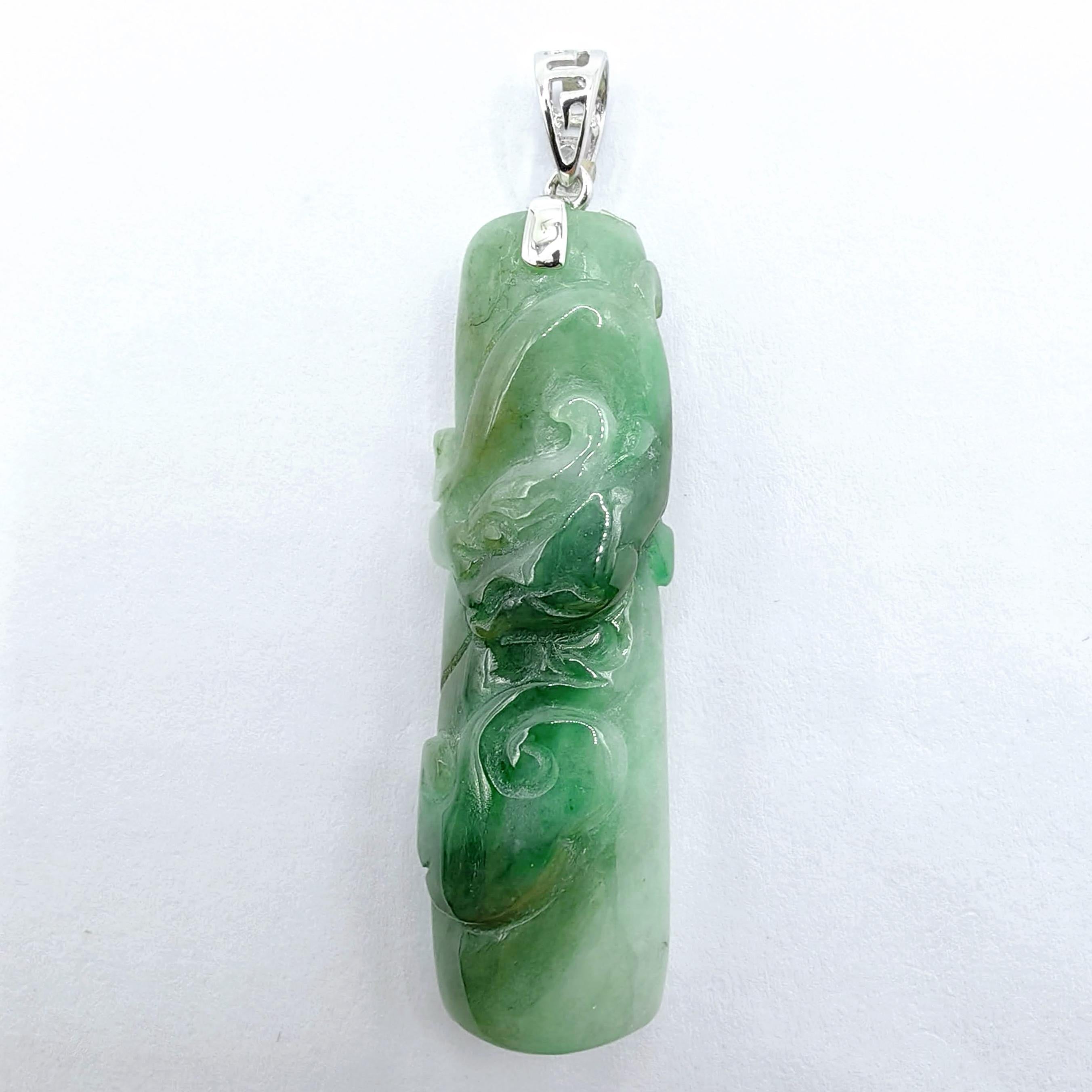 Natural Green Jadeite Jade Hand-Carved Dragon 18K White Gold Pendant (Certified) In New Condition For Sale In Wan Chai District, HK