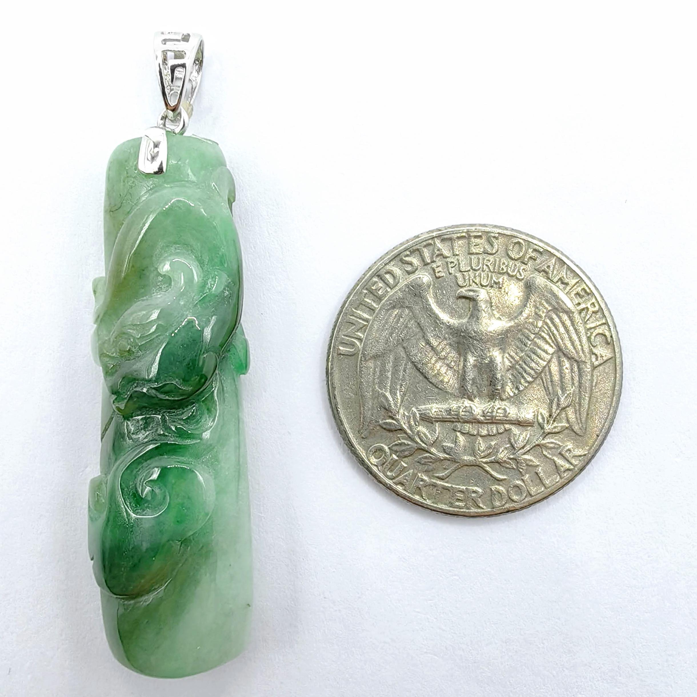 Natural Green Jadeite Jade Hand-Carved Dragon 18K White Gold Pendant (Certified) For Sale 1