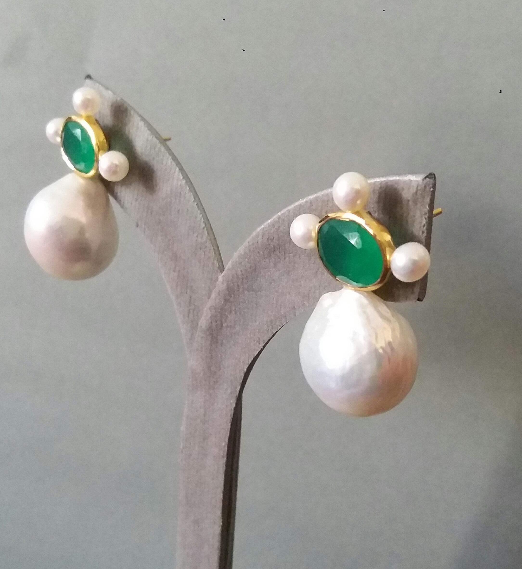 Natural Green Onyx 14k Yellow Gold Pear Shape Baroque Pearls Stud Earrings For Sale 4