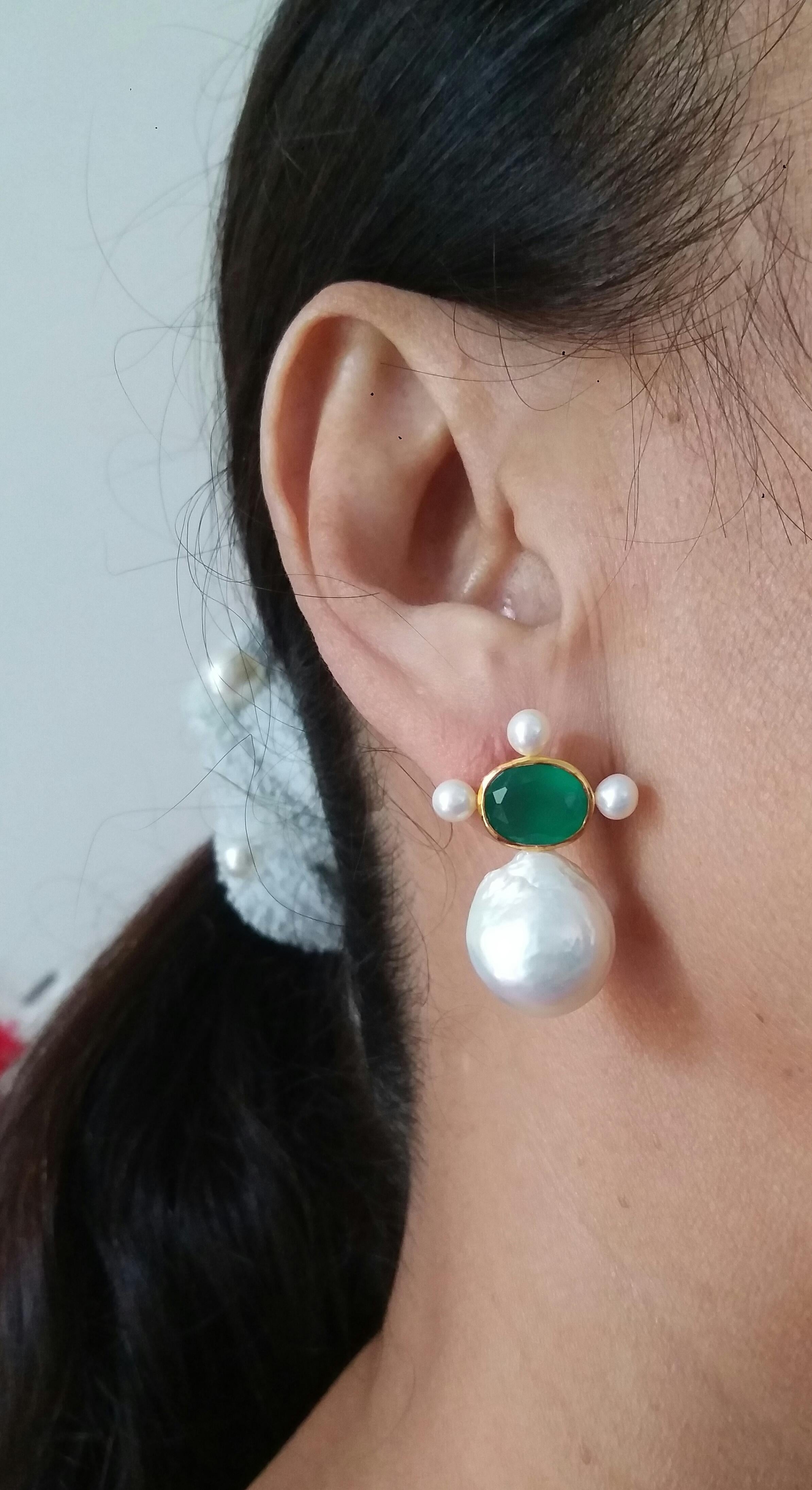 Natural Green Onyx 14k Yellow Gold Pear Shape Baroque Pearls Stud Earrings For Sale 5