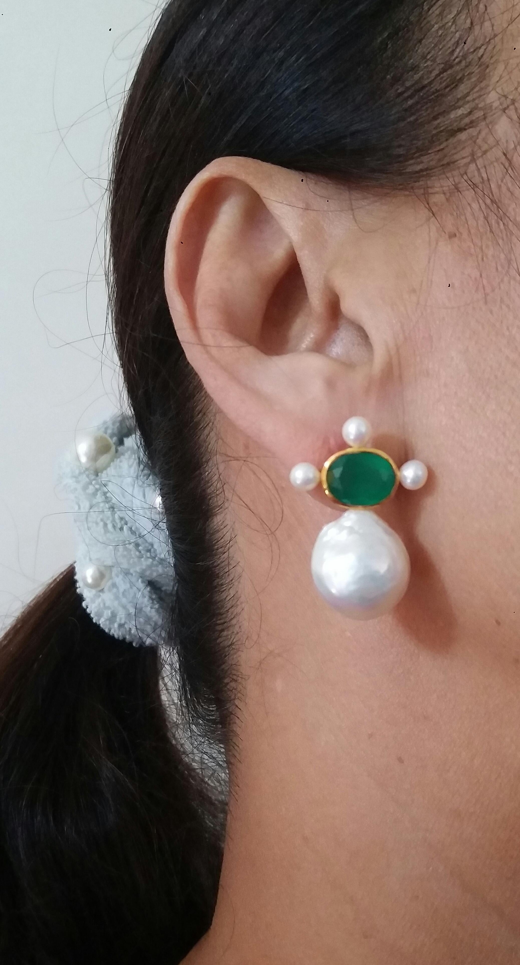 Natural Green Onyx 14k Yellow Gold Pear Shape Baroque Pearls Stud Earrings For Sale 5