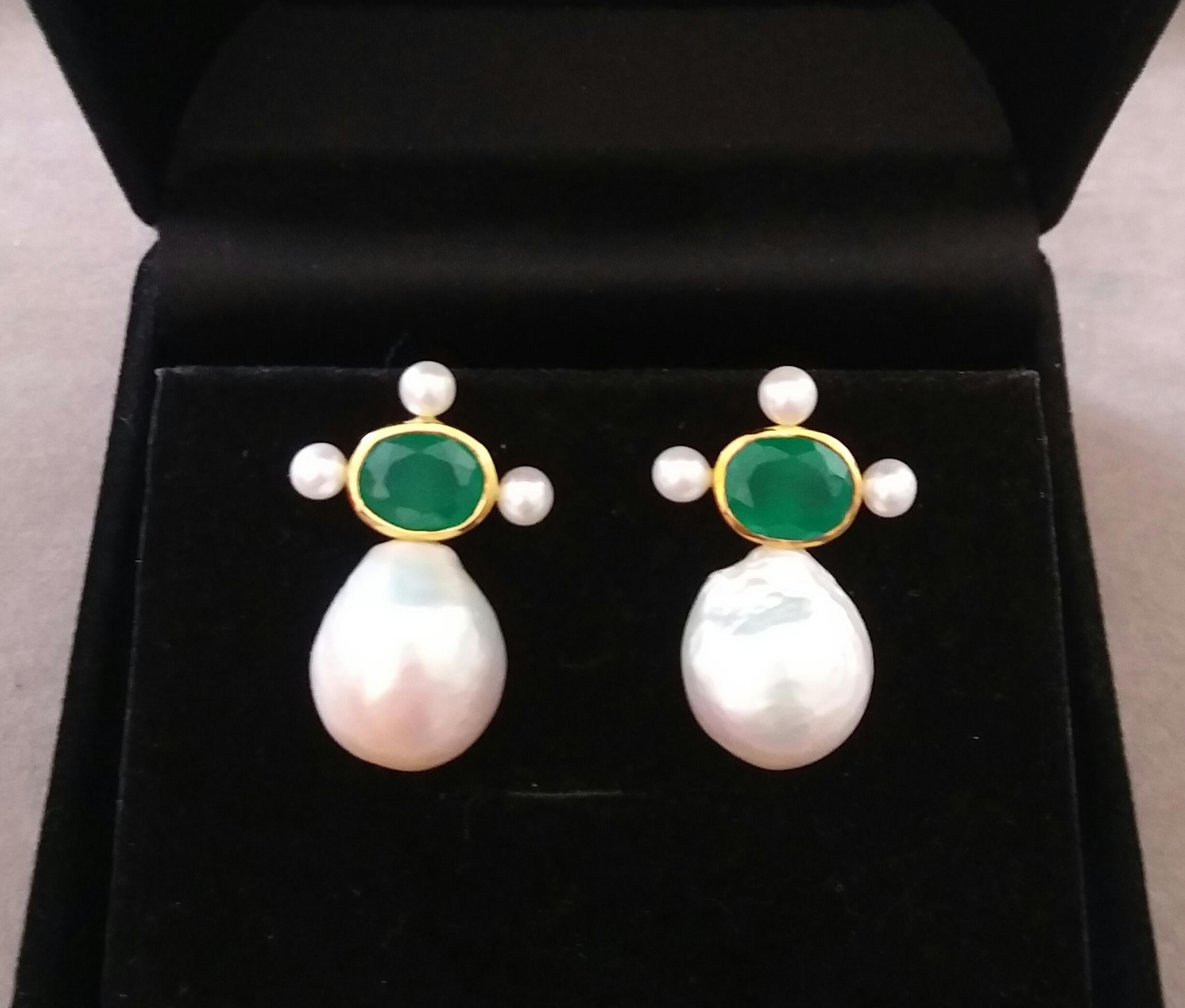 Women's Natural Green Onyx 14k Yellow Gold Pear Shape Baroque Pearls Stud Earrings