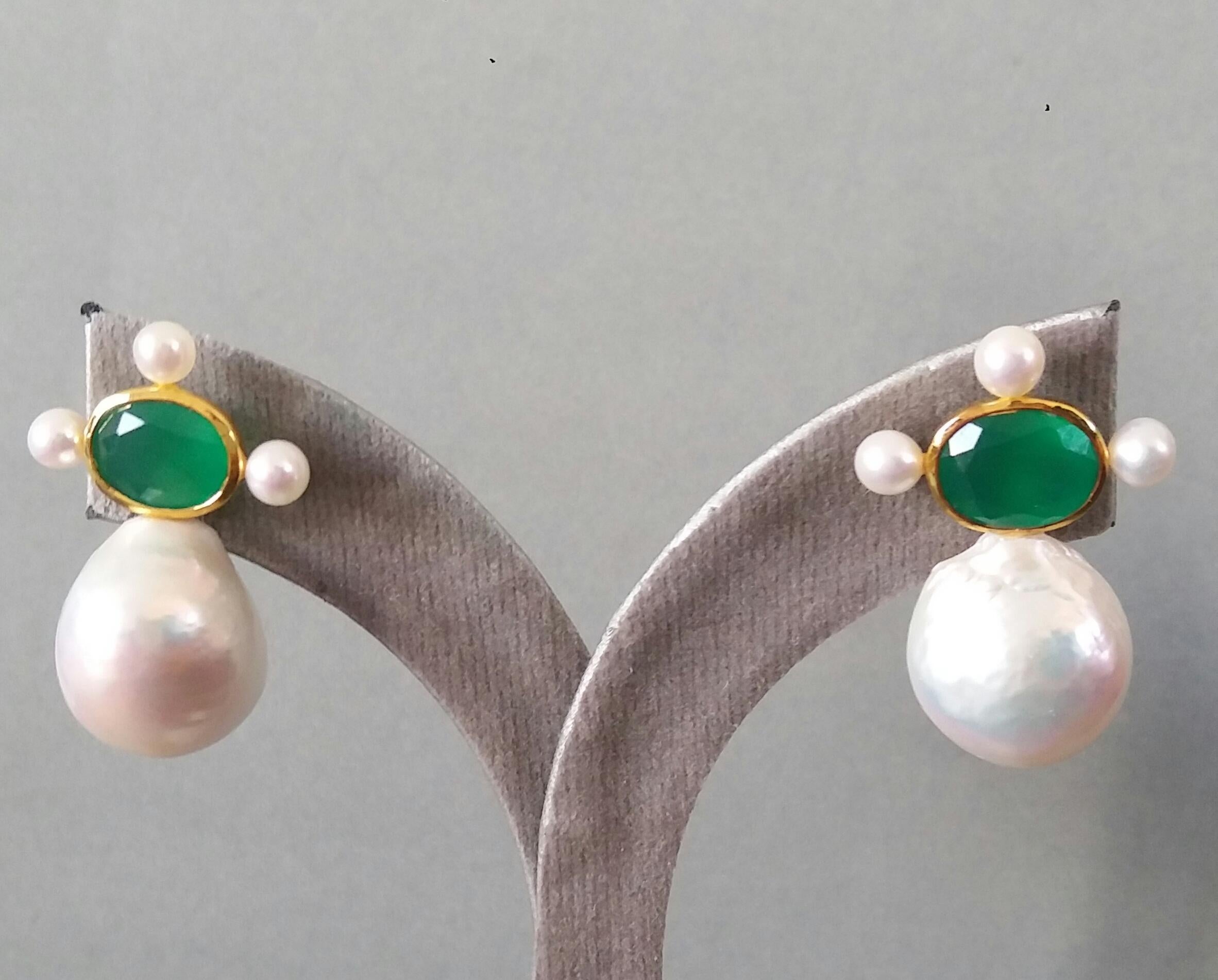 Natural Green Onyx 14k Yellow Gold Pear Shape Baroque Pearls Stud Earrings For Sale 3