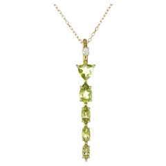 Natürlicher grüner Peridot-Stein 1,46 Karat in 14K Gelber Anhänger mit Diamanten gefasst
