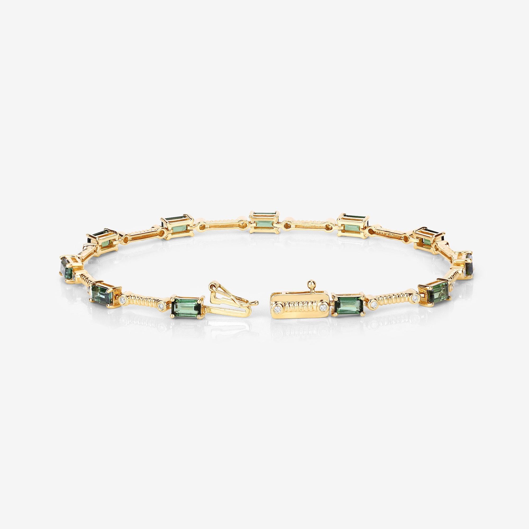 Natural Green Tourmaline and Diamond Link Bracelet 3.25 Carats 14k Yellow Gold In Excellent Condition For Sale In Laguna Niguel, CA