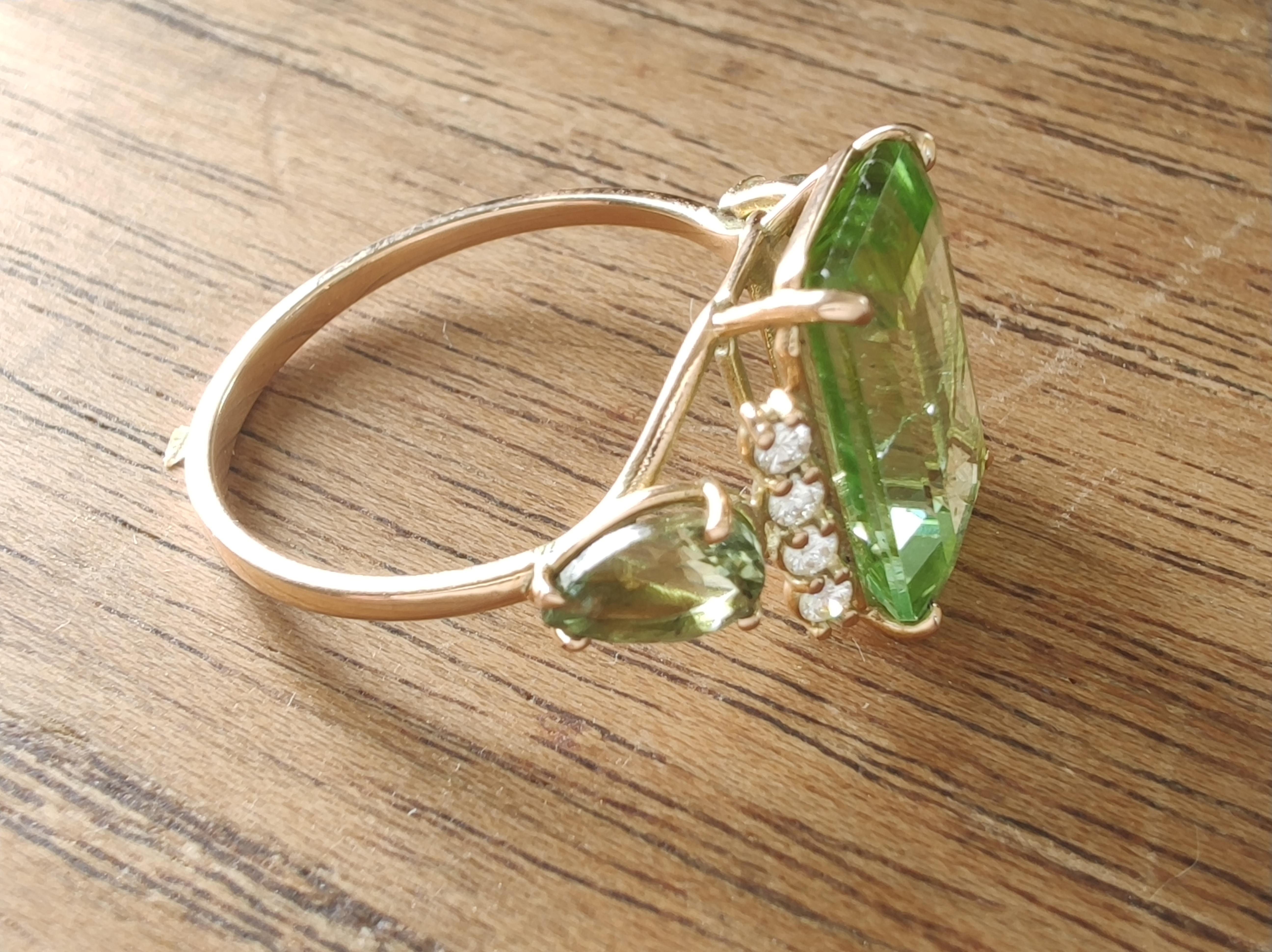 Natural Green Tourmaline Diamond Women's Ring in 14K Gold – Handmade Ring Gift For Sale 4