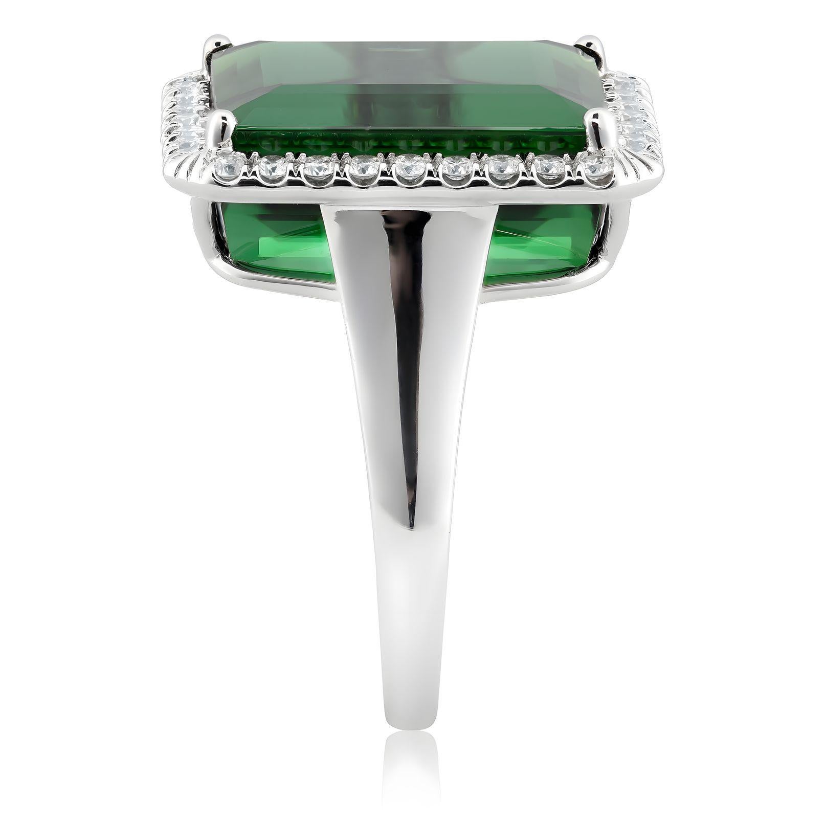 Natural Green Tourmaline Gemstone 16.90 cts in 14K White Gold Ring with Diamonds In New Condition For Sale In Los Angeles, CA