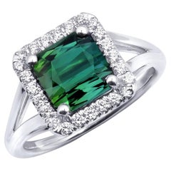 Gemma di tormalina verde naturale da 2,86 carati in anello d'oro bianco 14K con diamanti