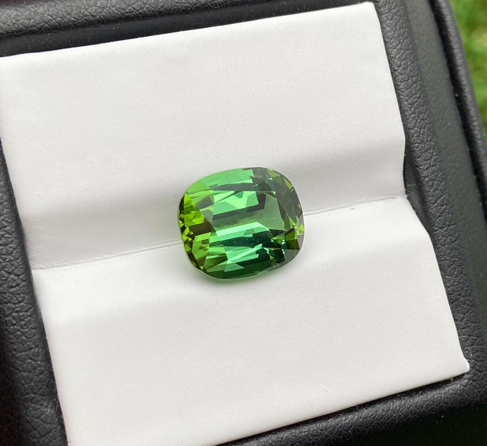 Tourmaline verte naturelle en vrac 5,41 ct. Coupe coussin, Origine Afghanistan en vente 5
