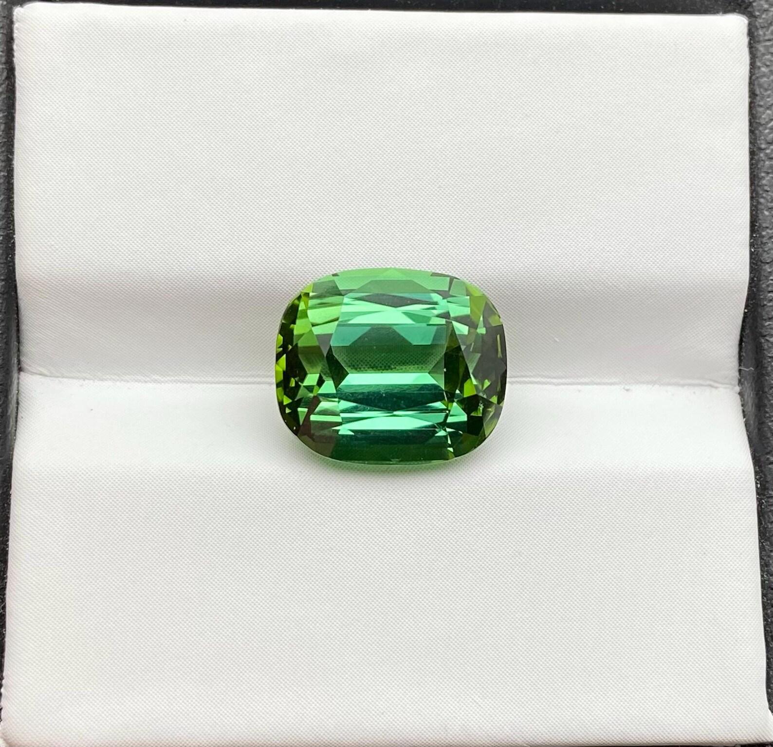 Tourmaline verte naturelle en vrac 5,41 ct. Coupe coussin, Origine Afghanistan Unisexe en vente