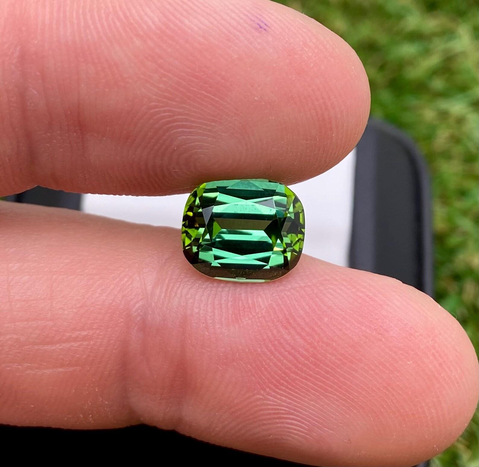 Tourmaline verte naturelle en vrac 5,41 ct. Coupe coussin, Origine Afghanistan en vente 3