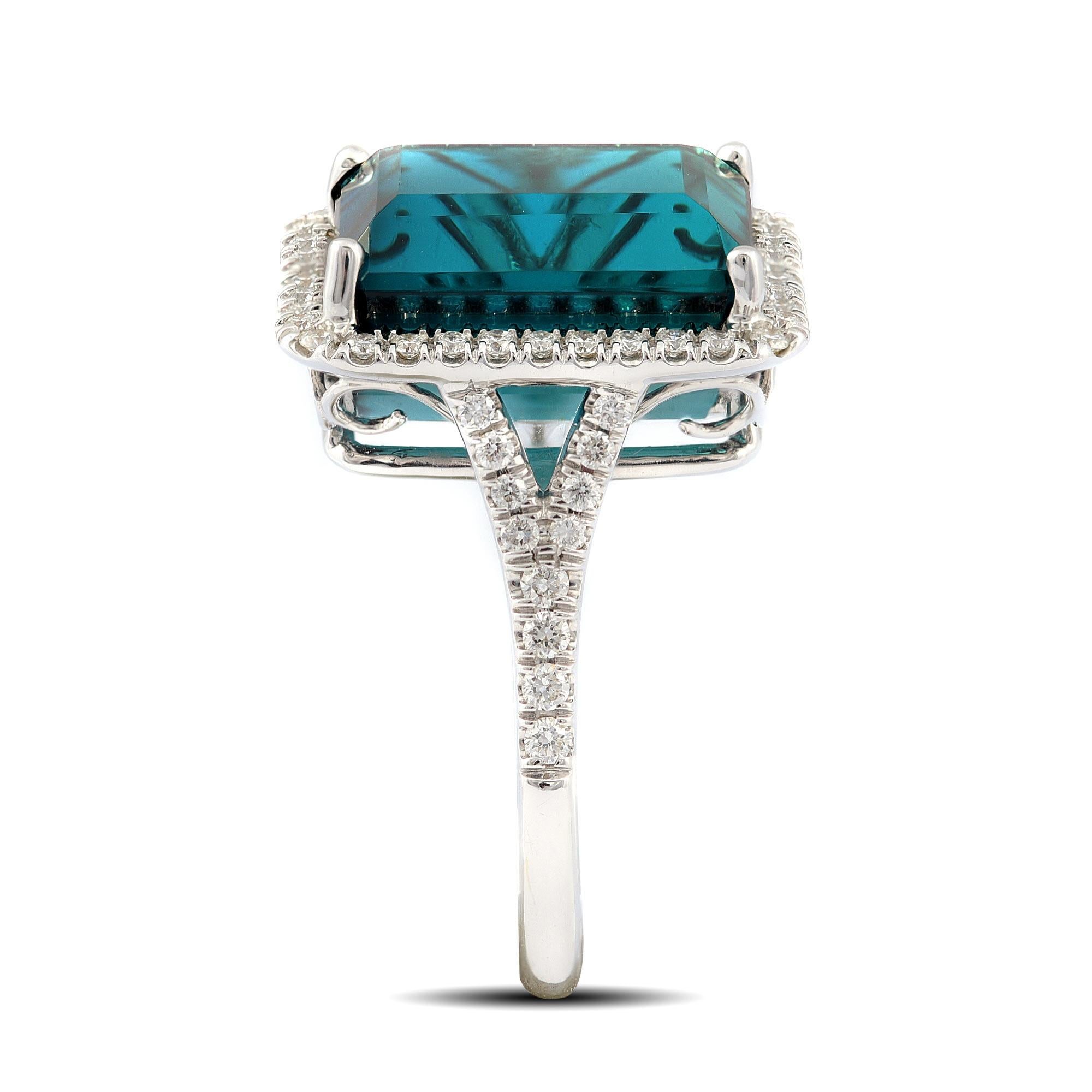 Natural Green Tourmaline Stone 11.92 cts in 14K White Gold Ring with Diamonds In New Condition For Sale In Los Angeles, CA