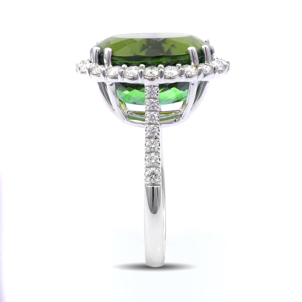 Natural Green Tourmaline Stone 11.96 cts in 18K White Gold Ring with Diamonds In New Condition For Sale In Los Angeles, CA