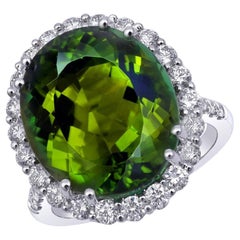 Anillo de oro blanco de 18 quilates con diamantes y turmalina verde natural de 11,96 quilates