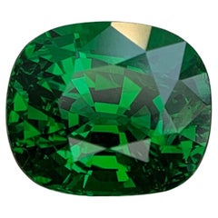 Gemma verde naturale di granato Tsavorite: 6,24 carati con taglio a cuscino