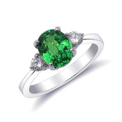 Gemma di tsavorite verde naturale da 2,08 carati in anello d'oro bianco 18 carati con diamanti