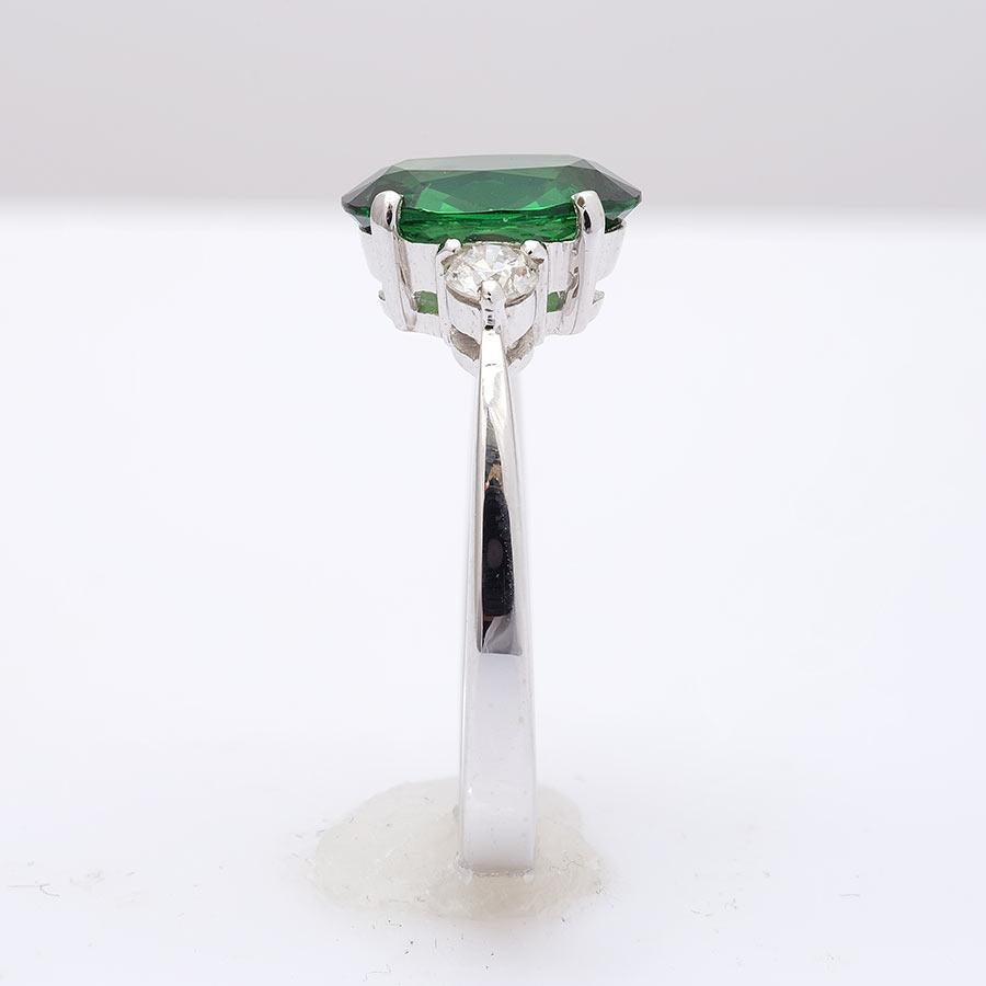 Bague en or blanc 18 carats avec tsavorite verte naturelle de 2,13 carats Neuf - En vente à Los Angeles, CA