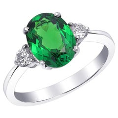 Gemma di tsavorite verde naturale da 2,13 carati in anello d'oro bianco 18 carati con diamanti