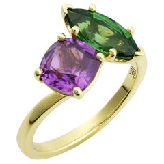 Natürlicher grüner Tsavorit, lila Saphir 3,52 Karat TW in 18 Karat Gelbgold Ring gefasst