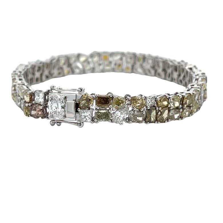 Natural Green & White Diamond Bracelet 22.73CT 18K White Gold In New Condition For Sale In New York, NY
