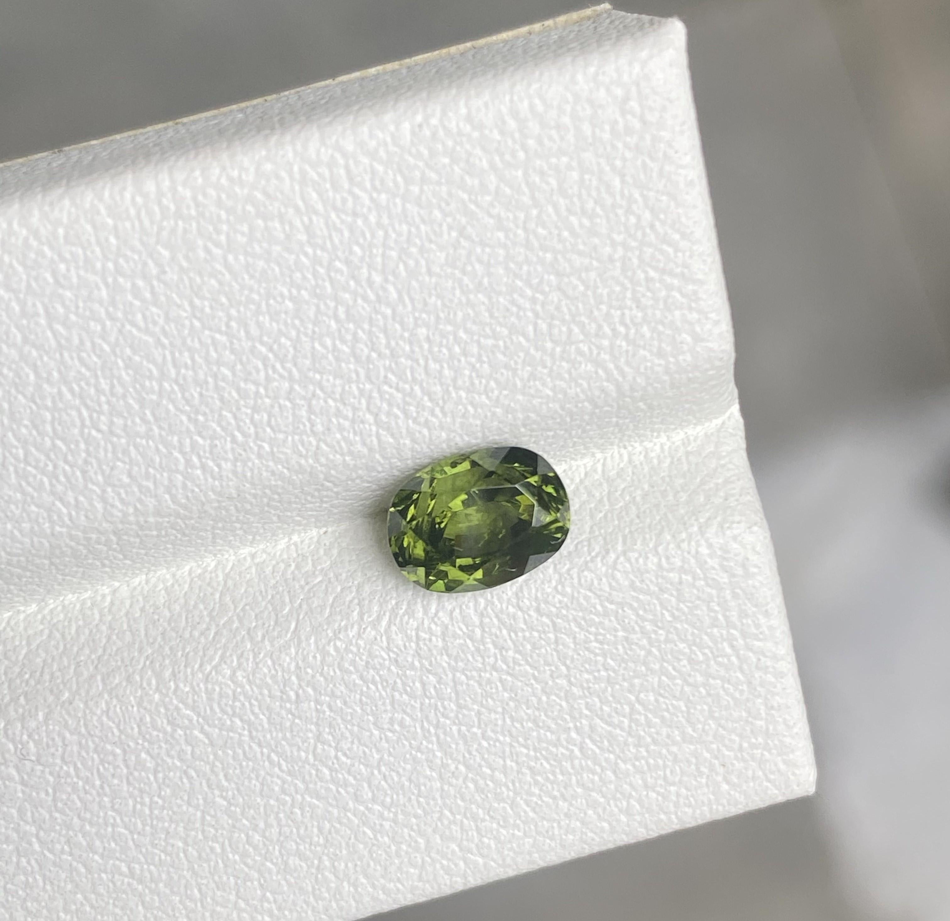 Cushion Cut Natural Green Zircon Gemstone 1.50 Carat Ceylon Origin For Sale