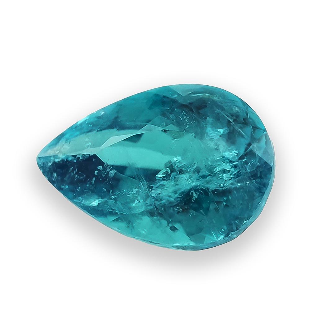 Scopri la rara brillantezza di questa tormalina brasiliana Paraiba naturale, del peso di 0,70 carati. Con un'accattivante tonalità blu-verde, questa gemma a forma di pera è sapientemente tagliata in stile brillante modificato, progettato per