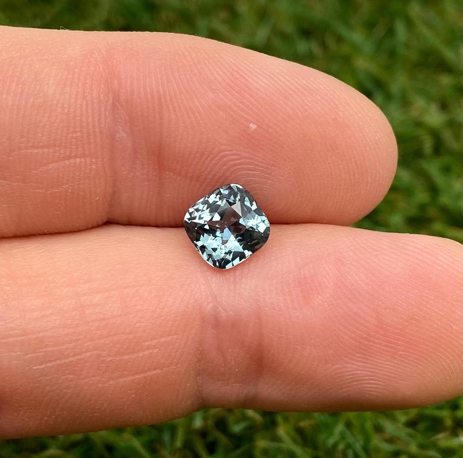 Natural Grey-blue Spinel loose gemstone 2.05 ct., cushion cut, Origin Tanzania For Sale 4