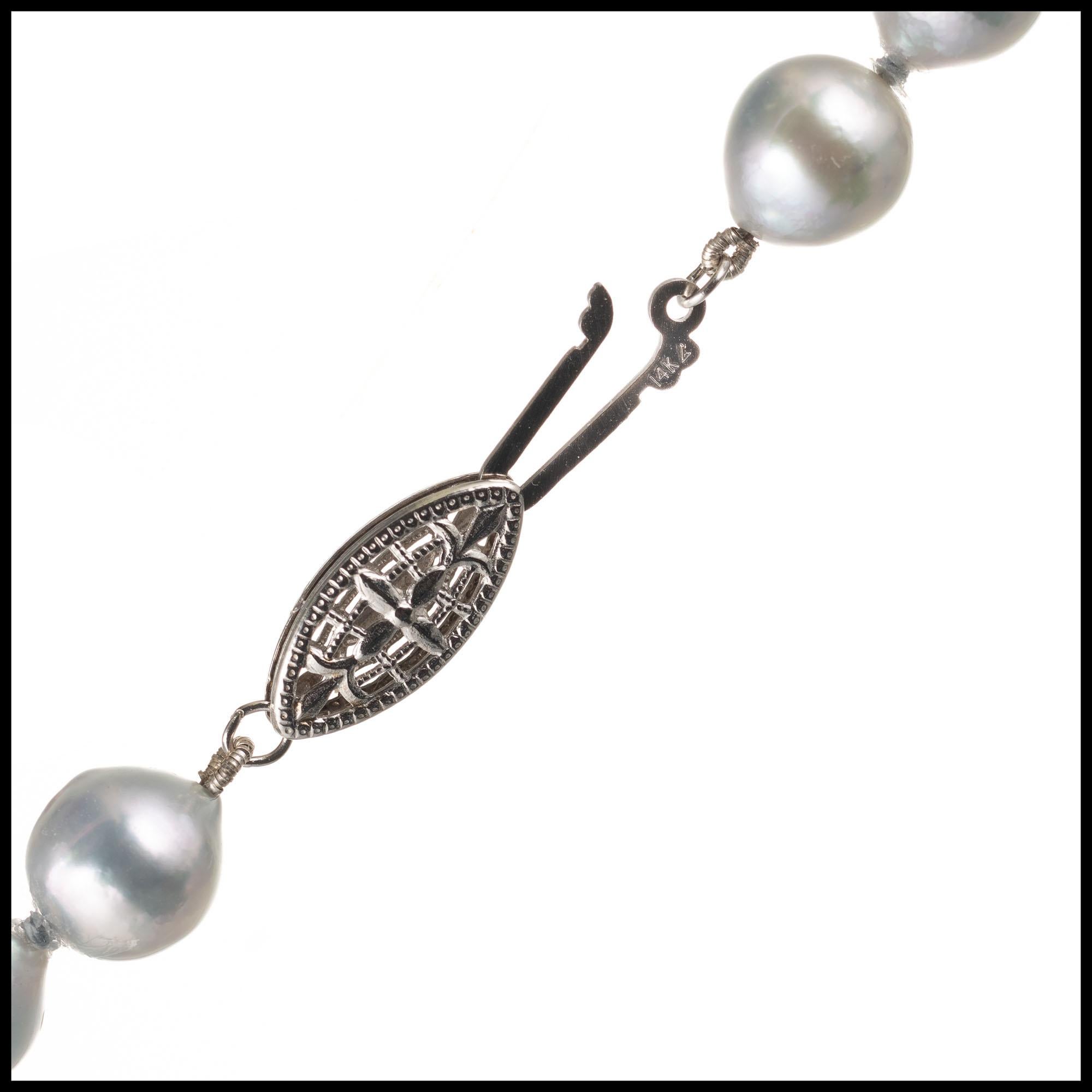 Natural Grey Japanese Akoya Cultured Pearl Gold Necklace In Excellent Condition For Sale In Stamford, CT