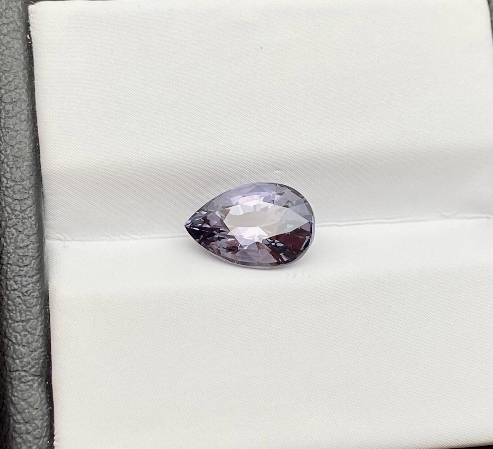 Gema suelta natural Espinela Gris-Púrpura 2,07 ct, Origen Tanzania, Certificado en venta 3