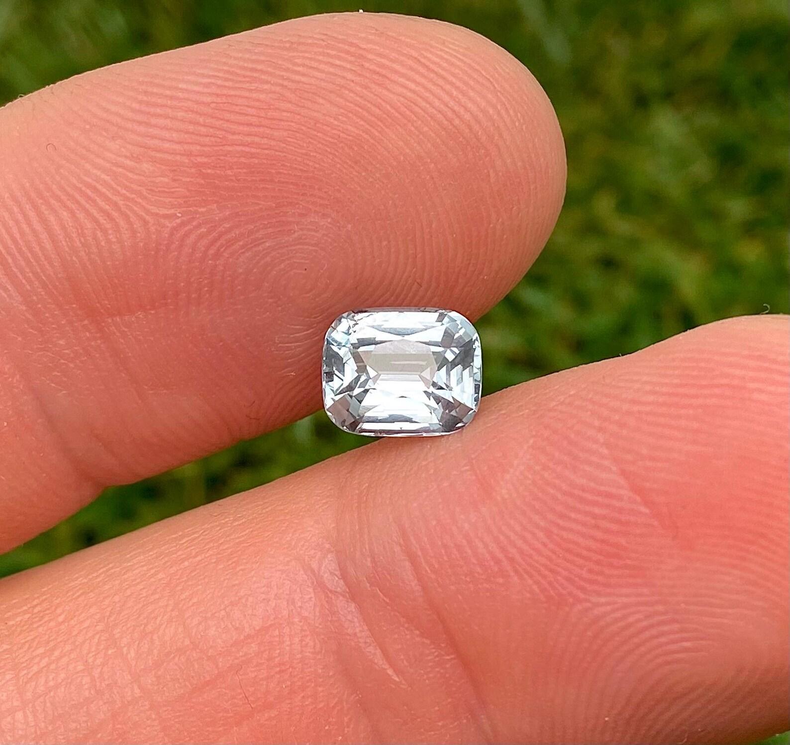 Pierre précieuse non sertie de 2,03 carats, de haute qualité, taille coussin, Tanzanie en vente 5