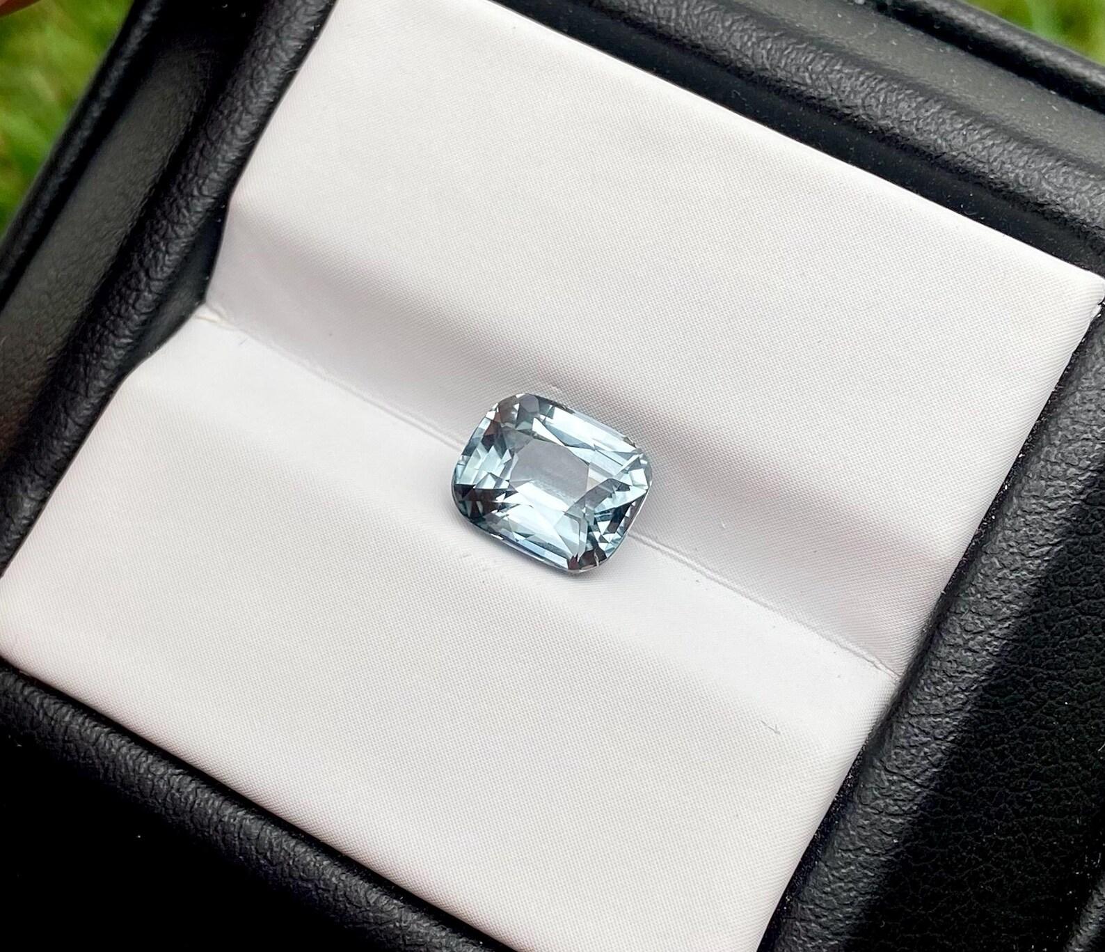 Pierre précieuse non sertie de 2,03 carats, de haute qualité, taille coussin, Tanzanie Neuf - En vente à Daugavpils, LV