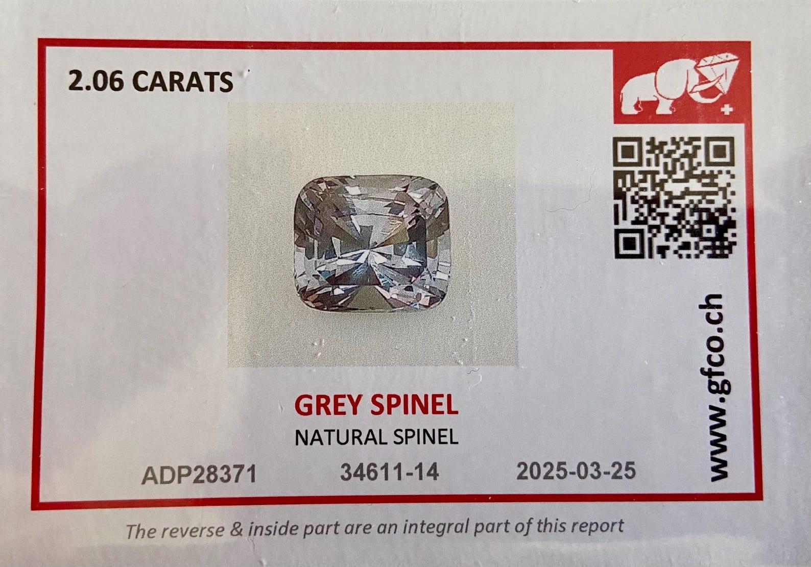 Gemma sciolta di Spinello Grigio Nature da 2,06 ct. Alta qualità, Tanzania, Certificato in vendita 5