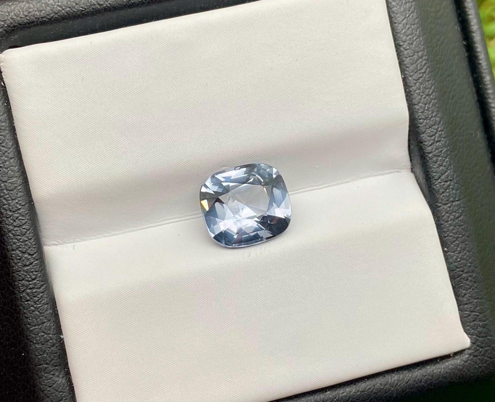 Natürlicher grauer Spinell, loser Edelstein 2.11 Karat, hohe Qualität, Kissenschliff, Tansania im Zustand „Neu“ im Angebot in Daugavpils, LV