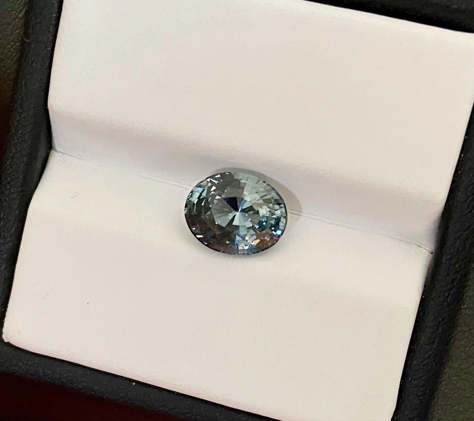 Women's or Men's Natural Grey Spinel loose gemstone 2.14 ct., High quality, Oval cut, Tanzania For Sale