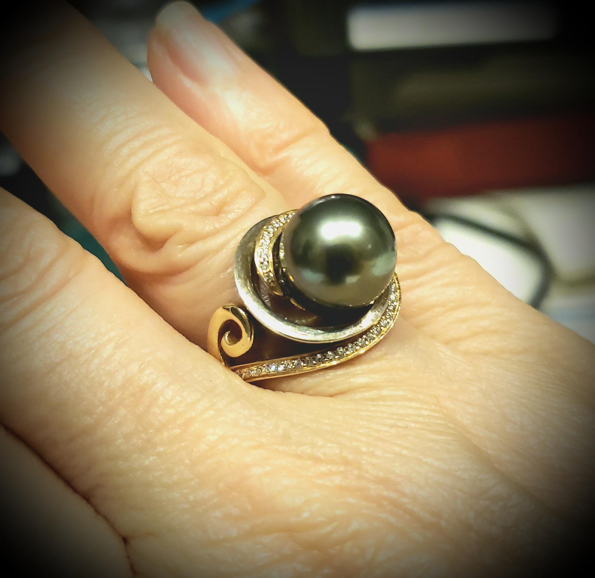 Natural Grey Tahitian Pearl Cocktail Ring In New Condition For Sale In Carlisle, MA