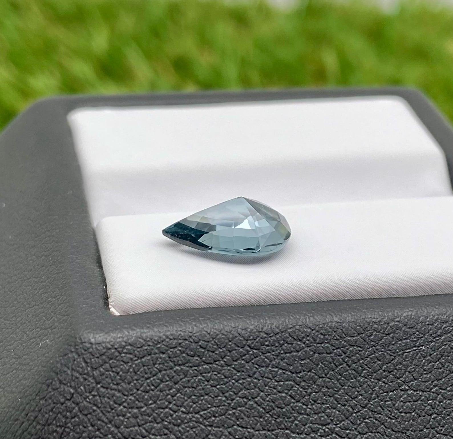 Natural Greyish-Blue Spinel loose gemstone 2.09 ct., High quality, Pear cut For Sale 2