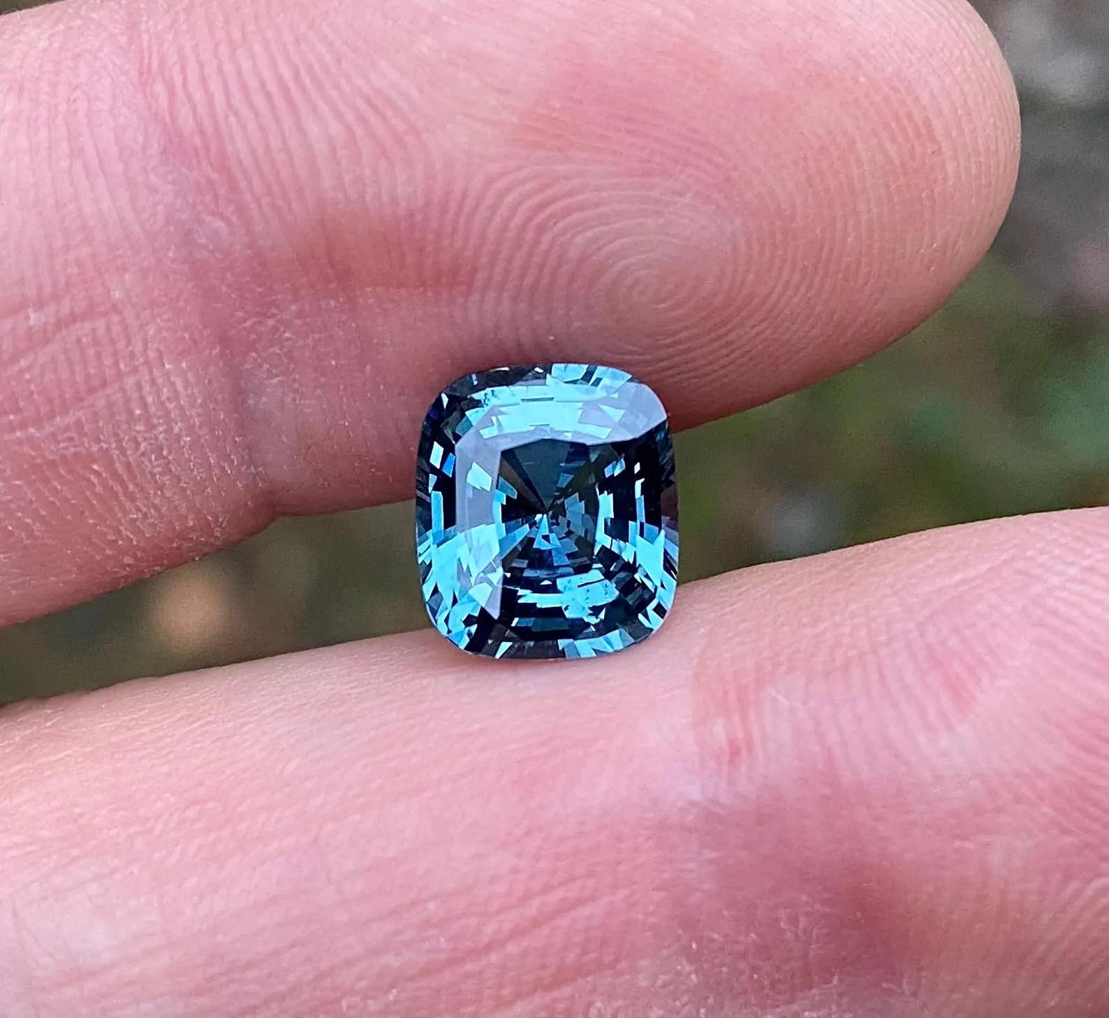 Gemma sciolta naturale Spinello grigio-blu

Certificato dal laboratorio GFCO
Colore della pietra preziosa: grigio-azzurro
Tipo di gemma: Spinello
Dimensioni della gemma: 10,14x8,98x5,63 mm
Grado di taglio: Eccellente
Chiarezza/Grado: Loupe