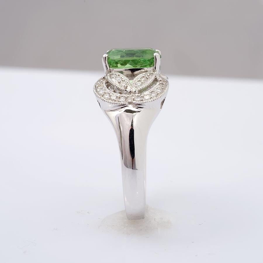 Natural Grossular Garnet Gemstone 3.37 cts in 18K White Gold Ring with Diamonds In New Condition For Sale In Los Angeles, CA