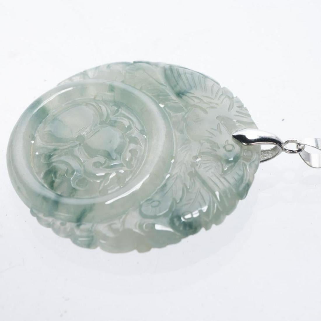 Ciondolo Talismano della Fenice e del Drago in giadeite naturale scolpita a mano in vendita 1
