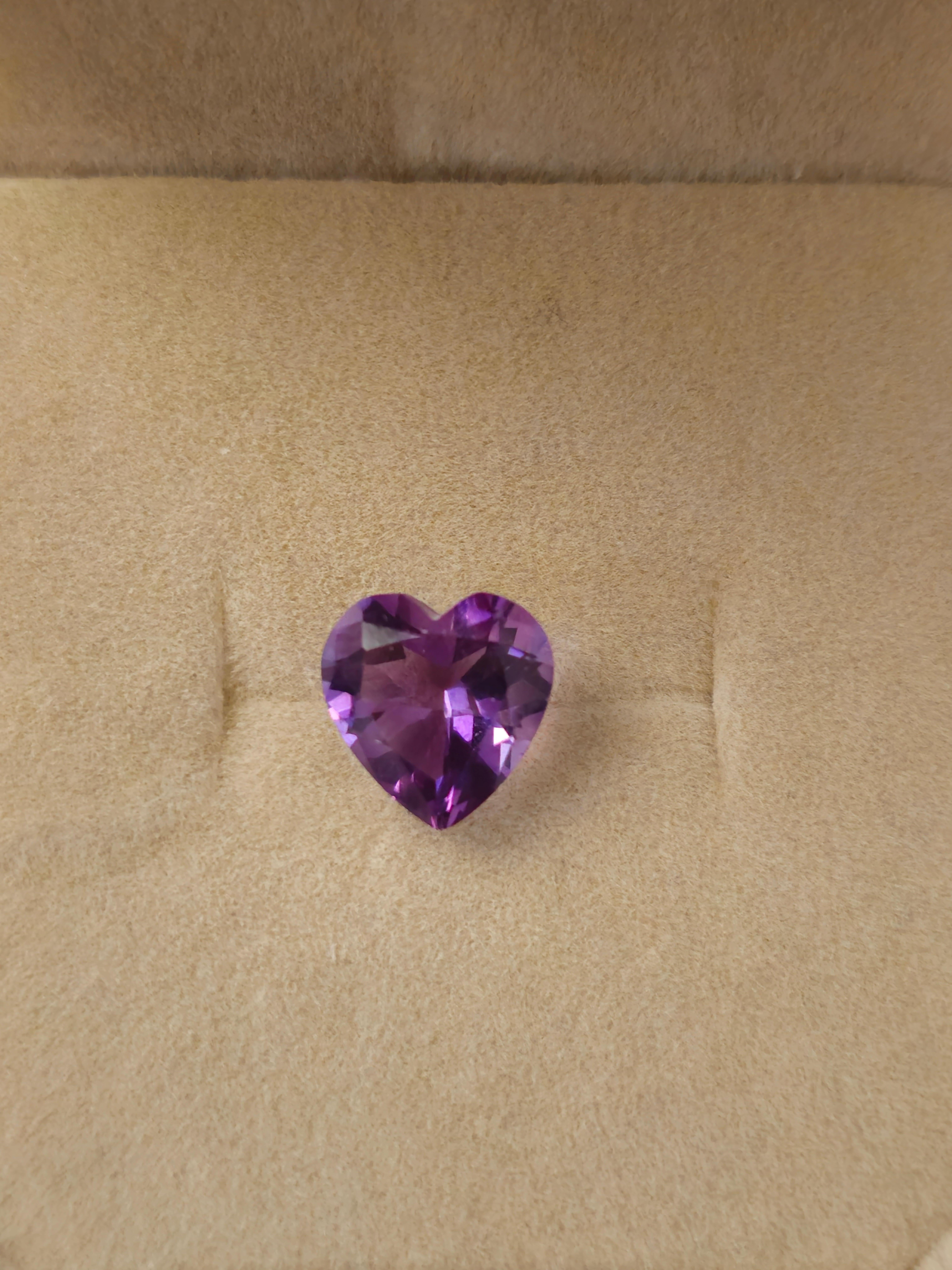 Natural Heart Amethyst Brazil Gemstone 2 CT Fantasy Cut 8mm X 8mm Beautiful im Angebot 3