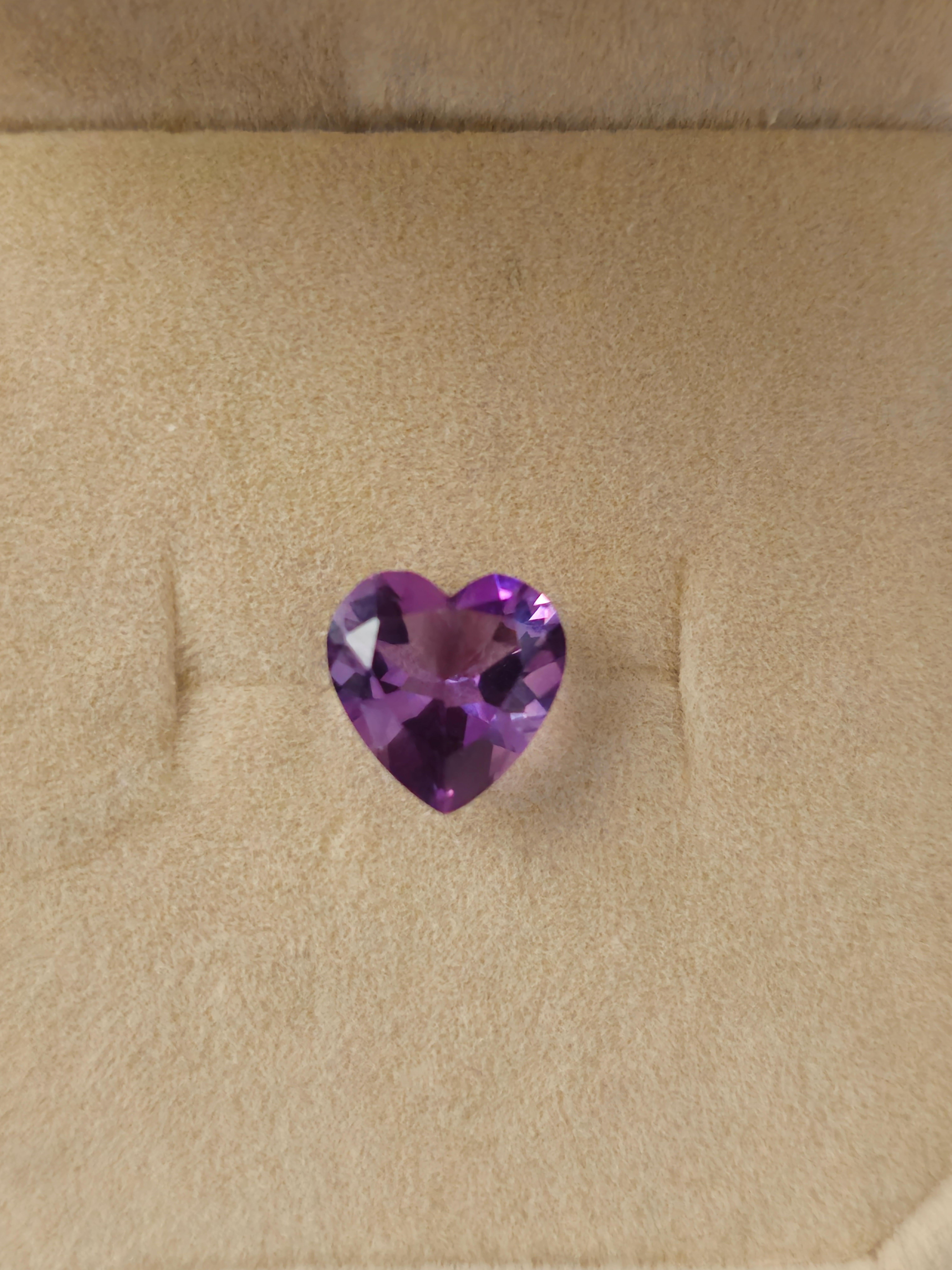 Natural Heart Amethyst Brazil Gemstone 2 CT Fantasy Cut 8mm X 8mm Beautiful im Angebot 4
