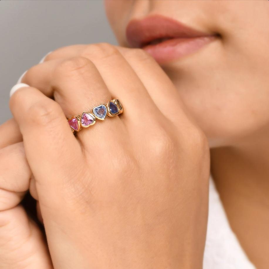 Bague en or 14k avec saphir multicolore naturel taillé en cœur en vente 1