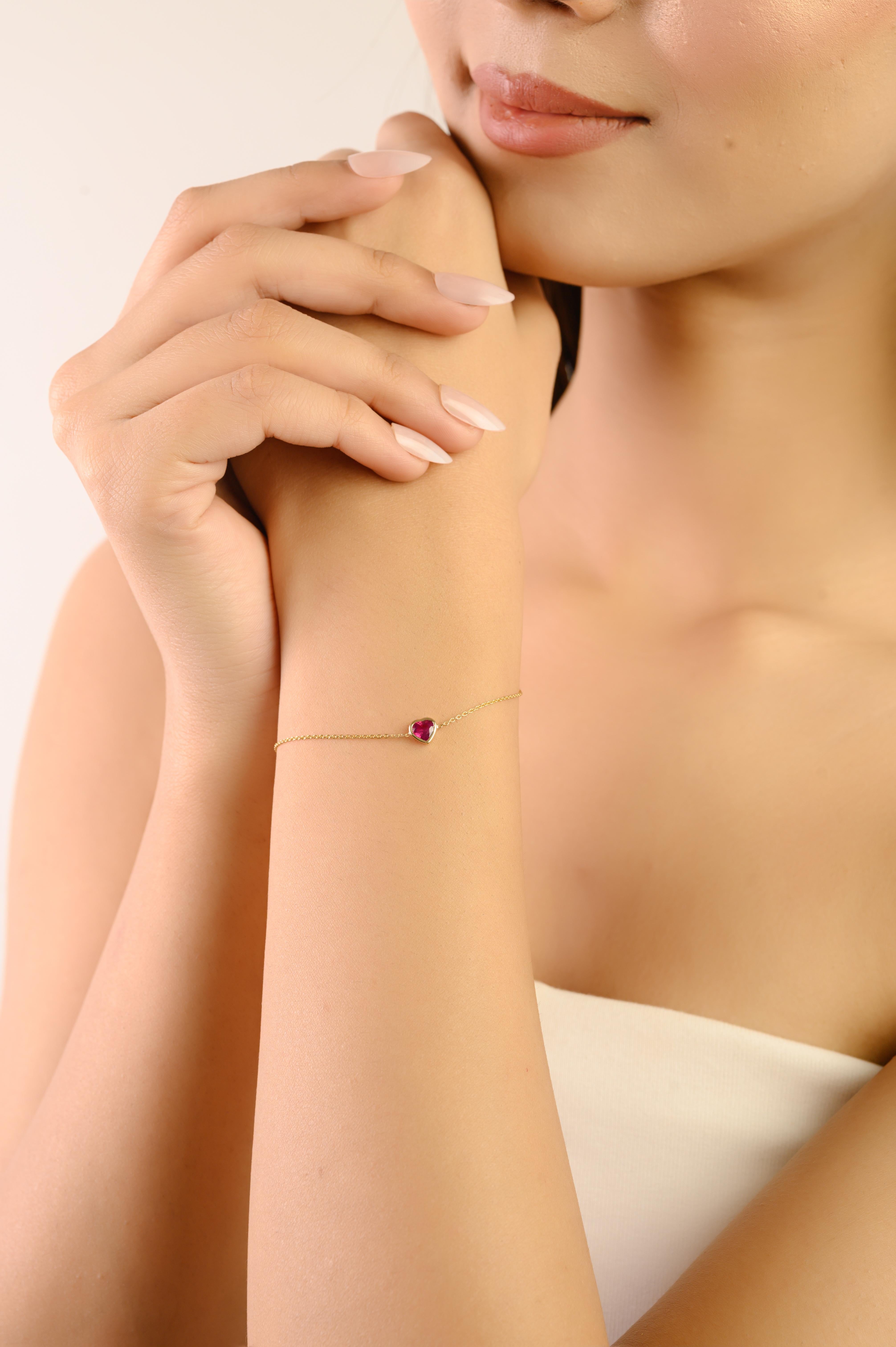 Bracelet en or jaune 14K serti d'un rubis naturel taillé en cœur Bijoux fins Pour femmes en vente
