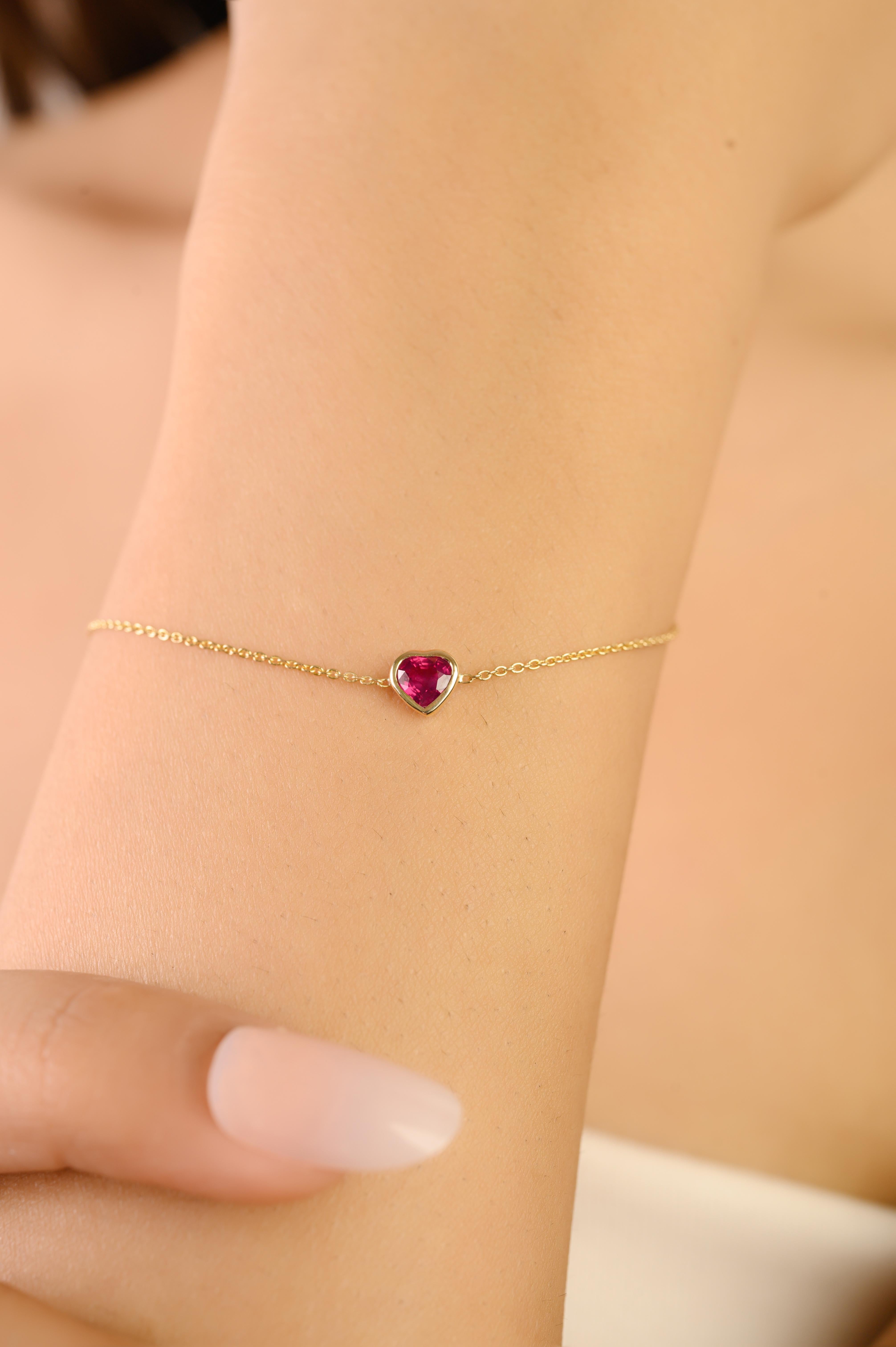 Bracelet en or jaune 14K serti d'un rubis naturel taillé en cœur Bijoux fins en vente 2